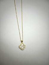 Load image into Gallery viewer, Clover Pendant Necklace - Gold Filled