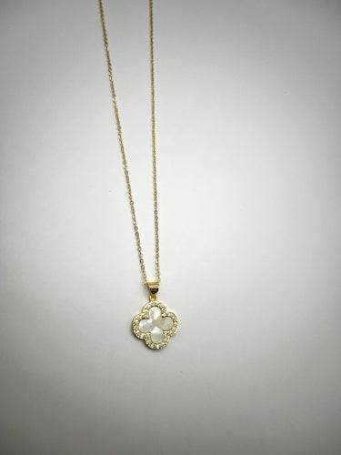 Clover Pendant Necklace - Gold Filled