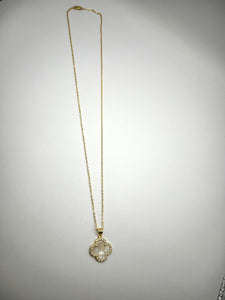 Clover Pendant Necklace - Gold Filled