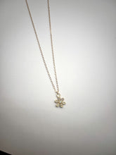 Load image into Gallery viewer, Flower Opal Necklace - Gold Filled